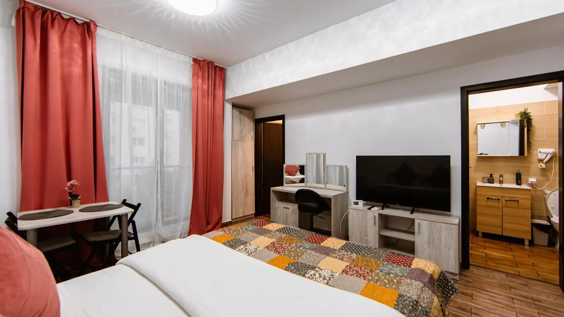 Zen Studio 2 With Balcony Bucharest Apartment