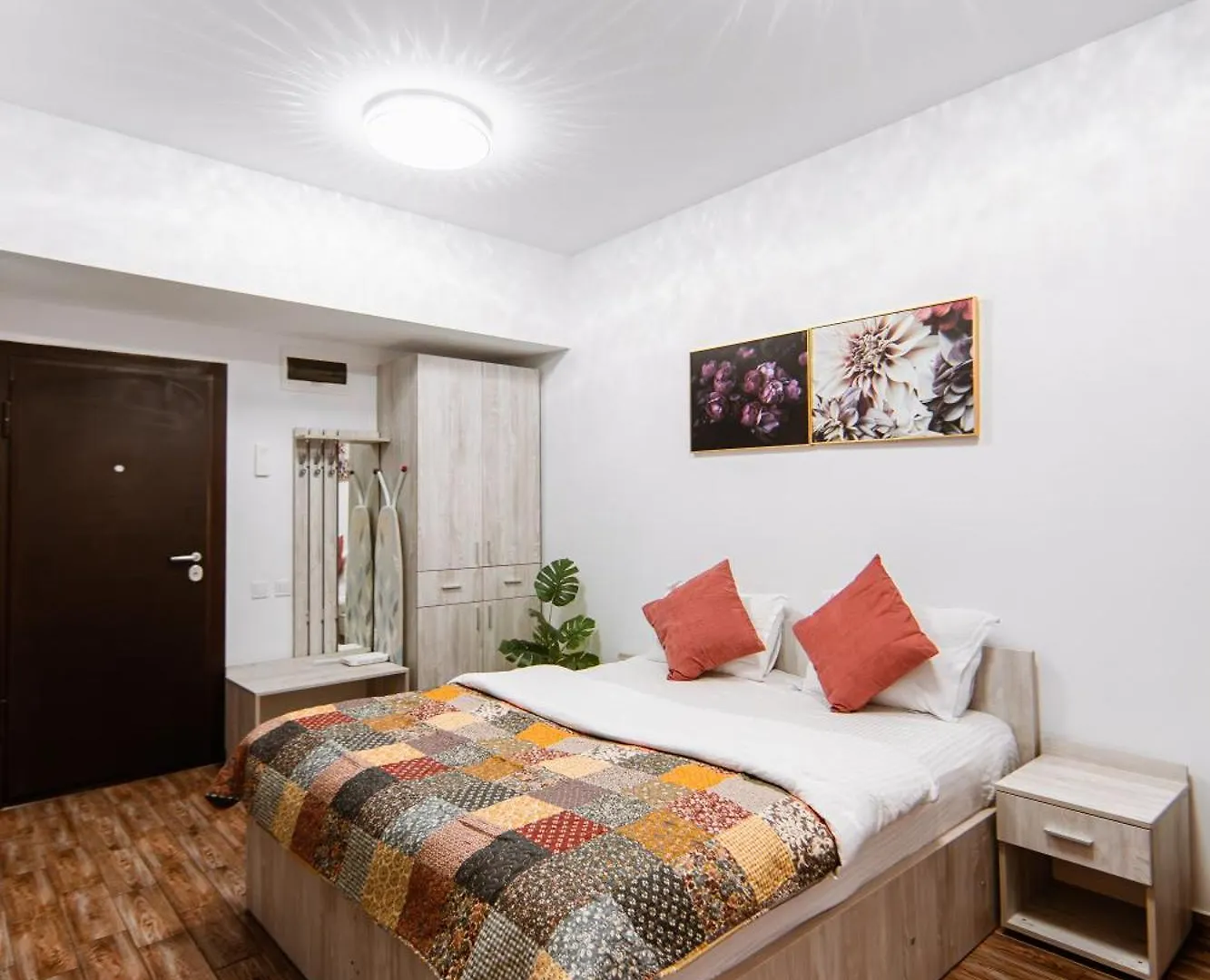 Zen Studio 2 With Balcony Bucharest Apartment